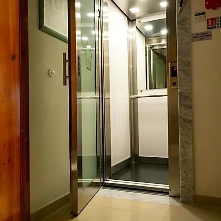 Hotel Lantern *